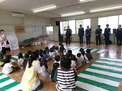 室内での交通安全教室