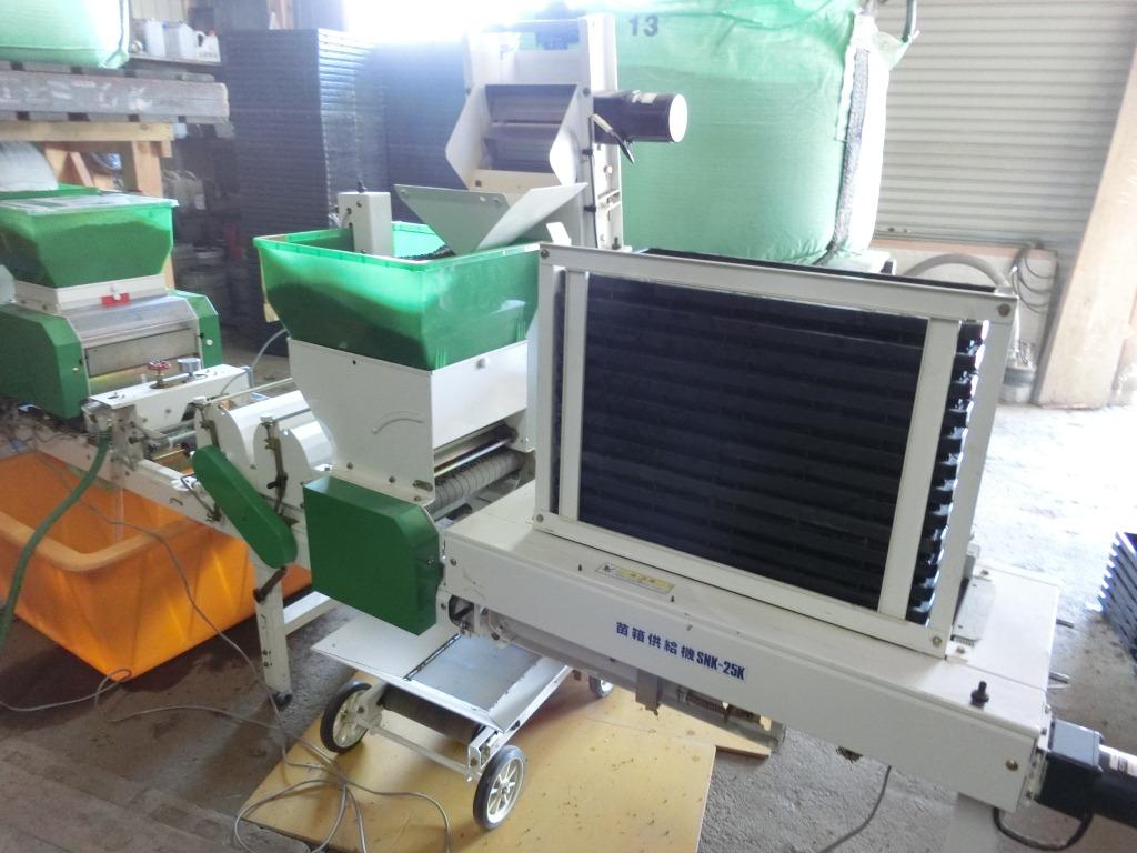 種まきの機械