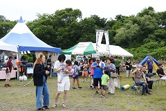 さまざまな出店と催し