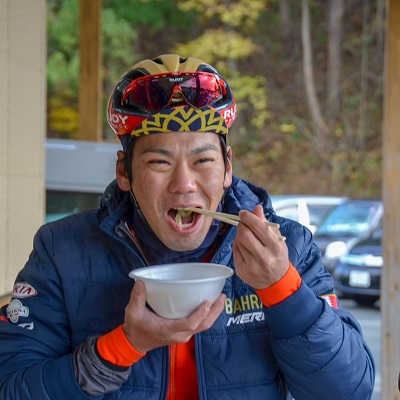世界で活躍するプロロードレーサーの新城幸也さん
