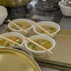 立ち寄ったポイントでは芋の子汁を味わいました