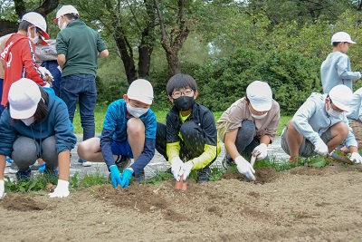 立花小学校の児童たち
