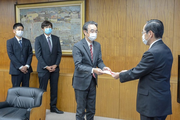 敬和会100万円を寄付