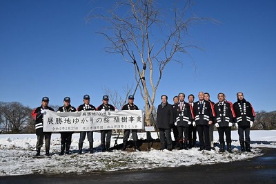 北上市消防団と、そのOBで組織される北上市消防さくら会