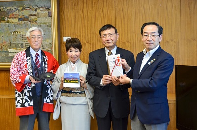 富士善工業株式会社が民俗芸能のために寄付