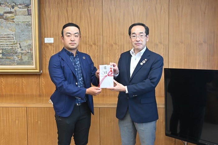 ジャパンゴルフツアー選手会が大会開催地へお礼の寄付
