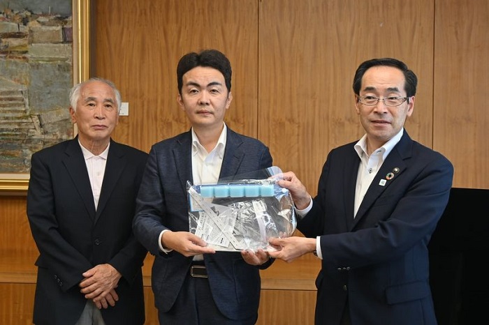 株式会社登美屋が地域への還元の思いと共に寄付