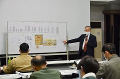 国立歴史民俗博物館名誉教授の濱島正士氏