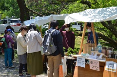 花や飲食物などの販売