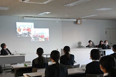 報告会では、動画と写真で訪問を振り返りました