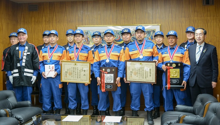 市消防団第13分団第1部(和賀長山口)の選手ら