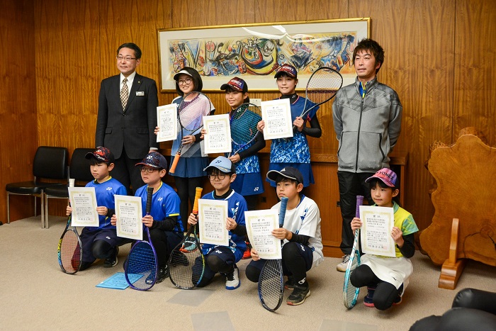 全国大会で必勝誓う|北上ジュニアソフトテニススポ少が表敬訪問