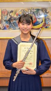 岡本梨奈