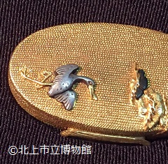 脇後藤の松鶴図柄頭の拡大図