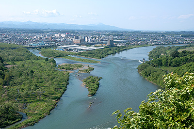 和賀川を上から眺めた風景
