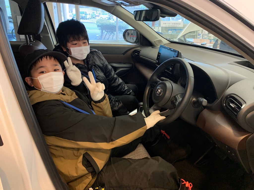 自動車部品分解展示場2