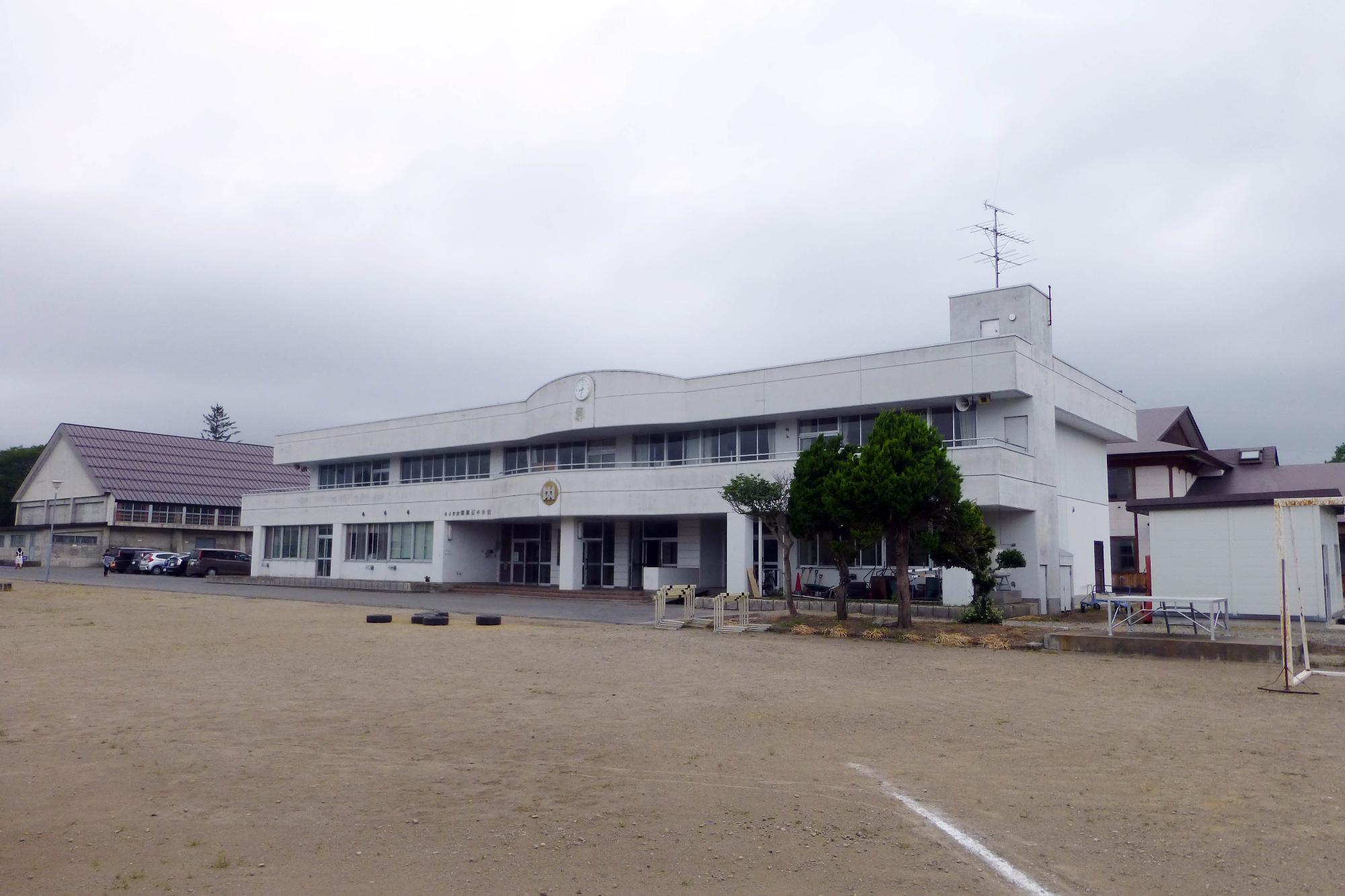 和賀西中学校の外観写真
