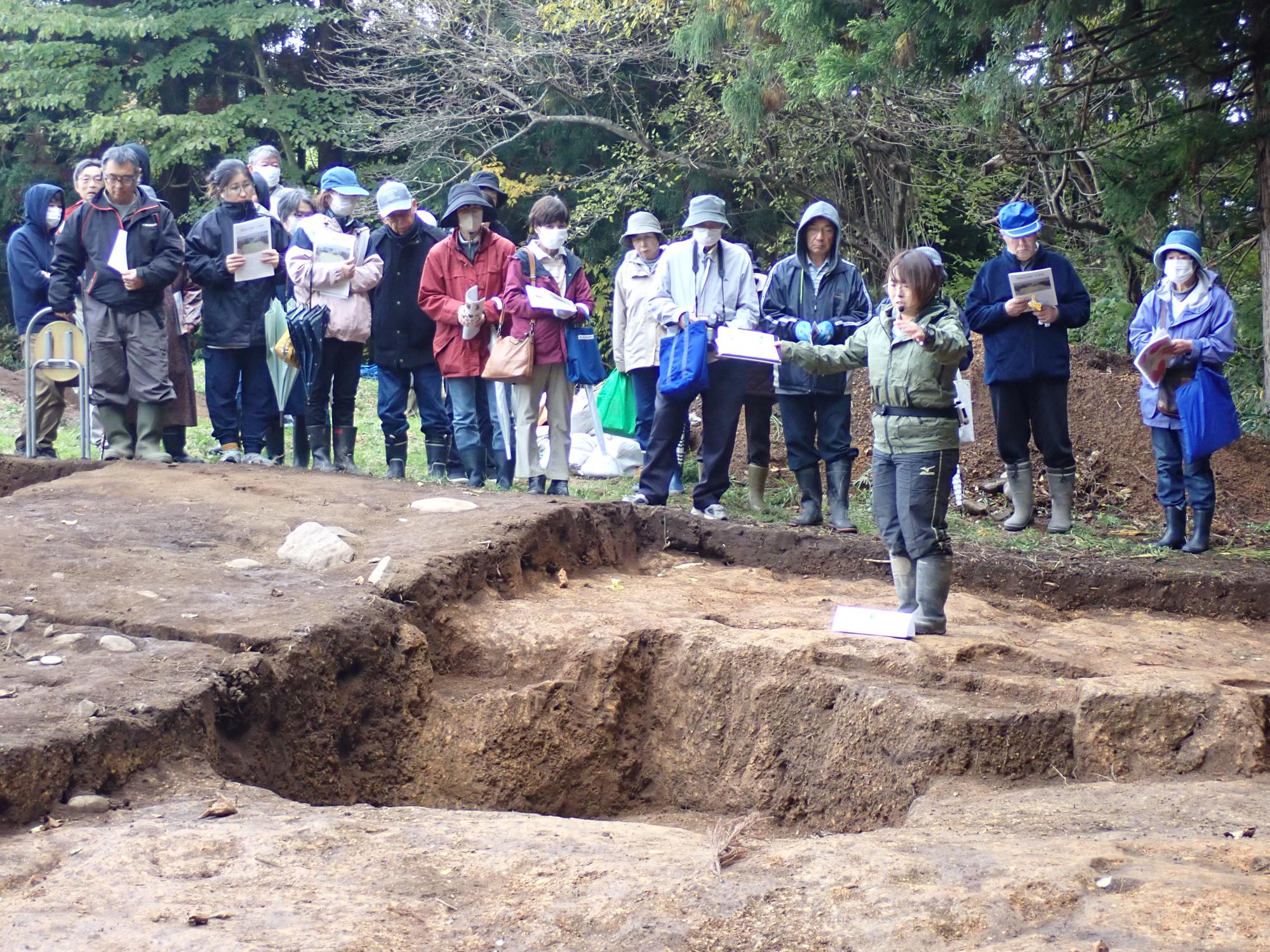 八天第12次調査現地説明会風景1