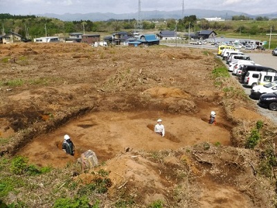 成田遺跡落とし穴（南から）