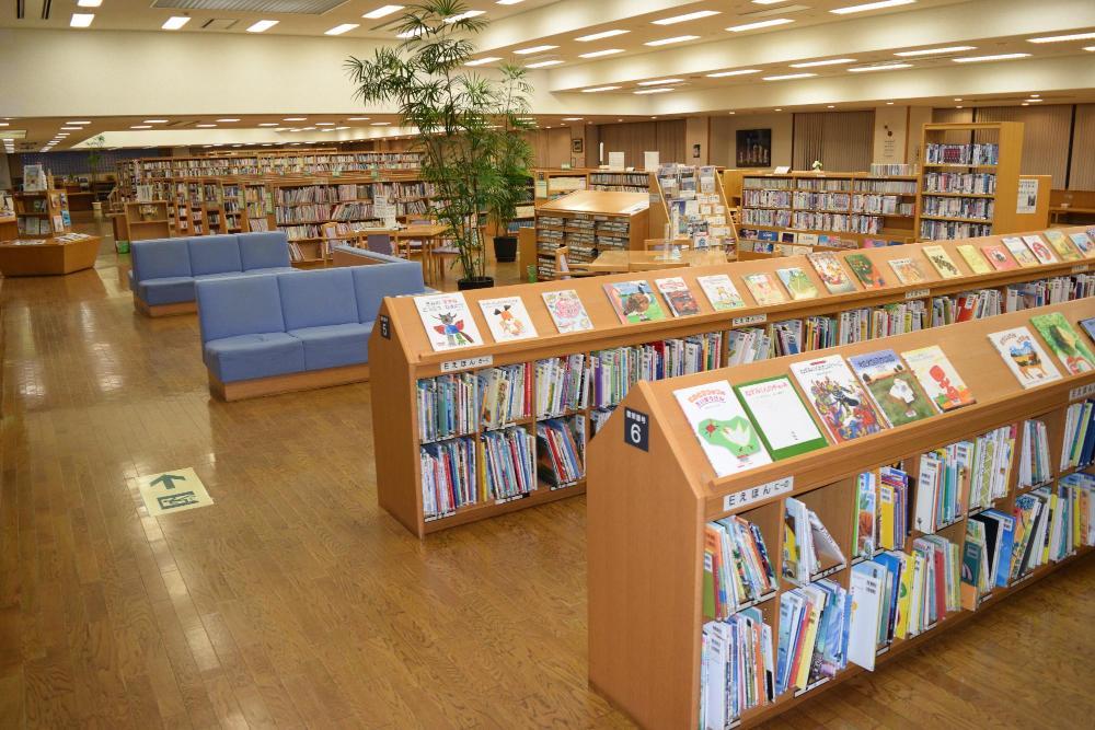 中央図書館の内部写真