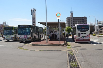 北上駅前バスターミナルに新しいバス待合室が完成