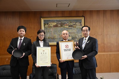 金属加工業の岩手製鉄株式会社は18日、本庁舎を訪れ