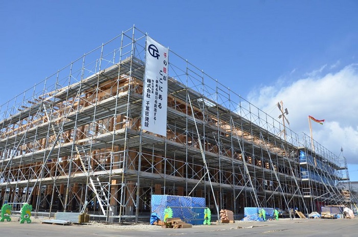 笠松小学校の上棟式は4月26日、和賀町堅川目の新校舎を会場に執り行われました