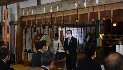 髙橋市長は祈願祭後のあいさつで、北上工業団地は市内10カ所の工業団地の心臓部にあたる。工事を進め、さらなる企業の進出に備えると話しました